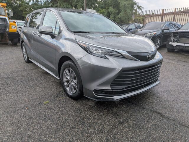 2026 TOYOTA SIENNA LE FOR SALE – $19,500